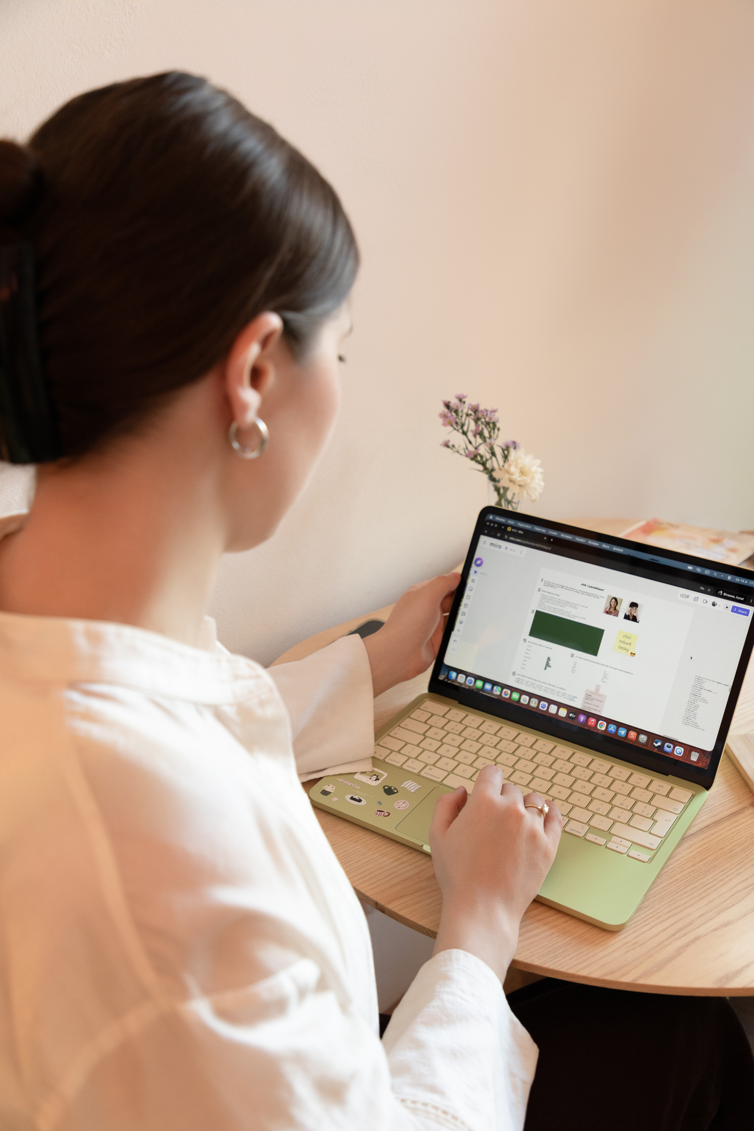 Content photoshoot for a Czech language teacher - photo 6