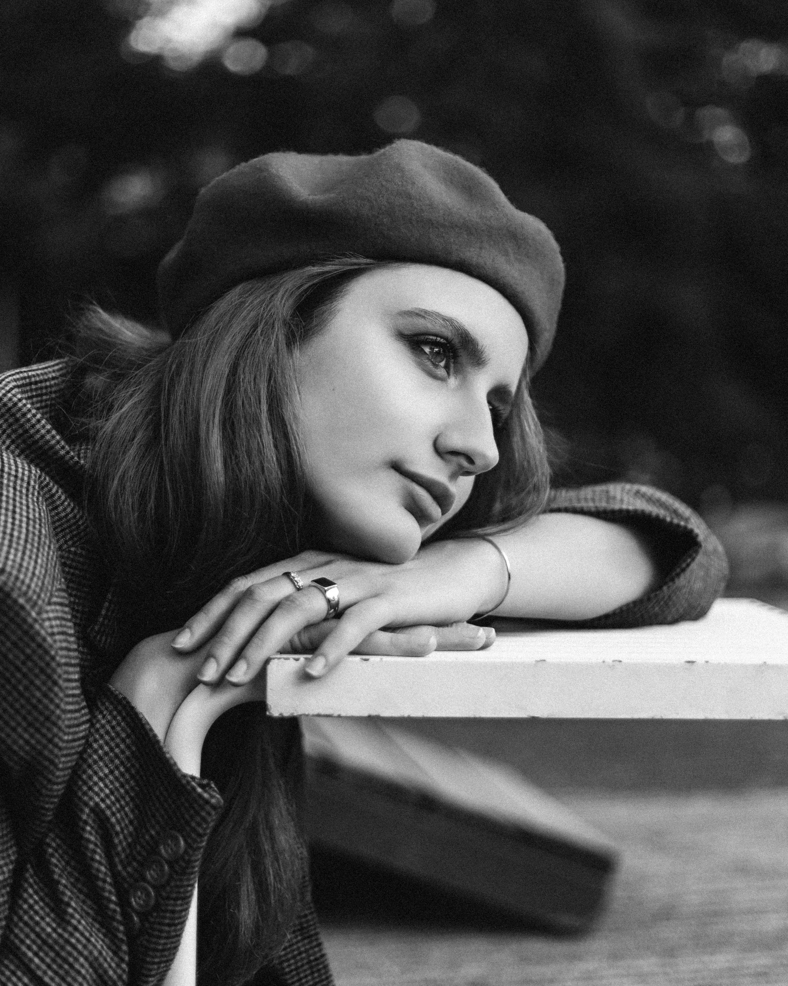 Осенний портрет в красном берете - фотография 13
